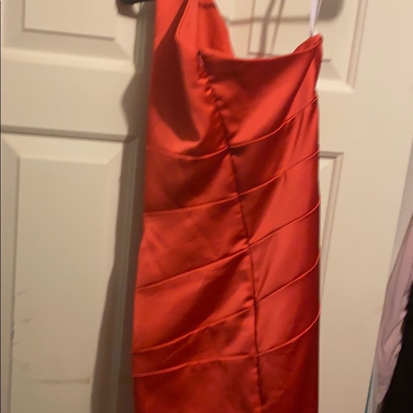 David’s Bridal bridesmaid dress coral - Picture 3 of 4